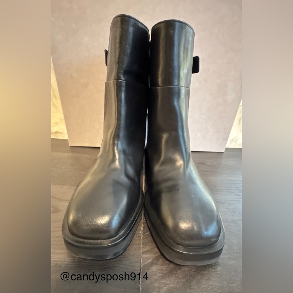 JIMMY CHOO
Brooklyn Black Leather Boots
Women’s size EU 36 - Picture 8 of 13